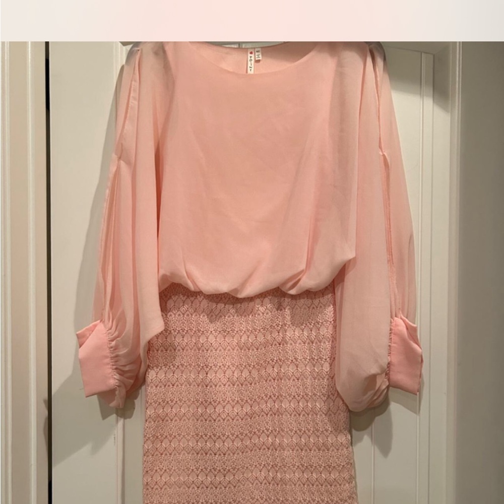 Point peach color dress